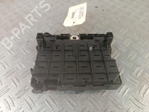 Used Fuse box Fuse box 39213392 39213392