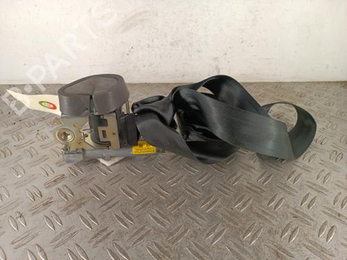 front-right-seatbelt-citroen-c4-cactus-2014-34313293 main image