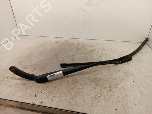 front-windshield-wiper-arm-renault-clio-iv-bh_-2012-2013-2014-2015-2016-2017-2018-2019-2020-2021-34308353 main image