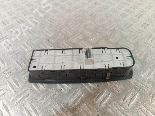 Used Left front window switch Left front window switch RENAULT LAGUNA III (BT0/1) 1.5 dCi (BT00, BT0A, BT0T, BT1J) (110 hp) 34319030 34319030