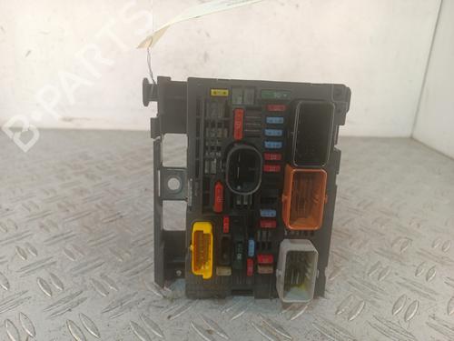 Used Fuse box Fuse box PEUGEOT 308 I (4A_, 4C_) 1.6 HDi (90 hp) 34317488 34317488