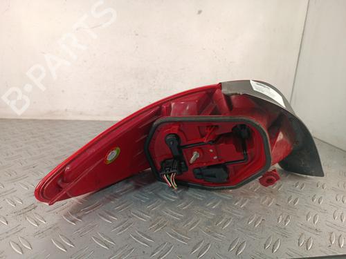 Used Right taillight Right taillight 37489842 37489842