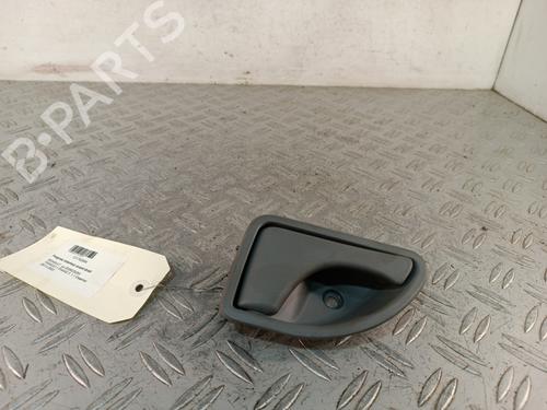Høyre foran invendig håndtak Høyre foran invendig håndtak RENAULT TWINGO I (C06_) 1.2 16V (C06C, C06D, C06K) (75 hp) 34318340 34318340