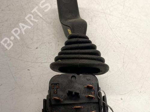 Comutador piscas / escovas Comutador piscas / escovas OPEL CORSA B (S93) 1.2 i (F08, F68, M68) (45 hp) 34305678 34305678