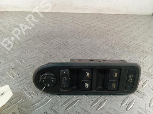 Used Left front window switch Left front window switch PEUGEOT 308 I (4A_, 4C_) 1.6 HDi (109 hp) 39724080 39724080