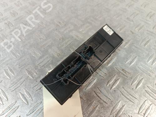 Used Right front window switch Right front window switch NISSAN JUKE (F15) 1.5 dCi (110 hp) 34317776 34317776
