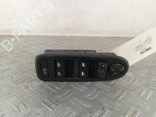 Used Left front window switch Left front window switch PEUGEOT 308 I (4A_, 4C_) 1.6 HDi (109 hp) 40504591 40504591