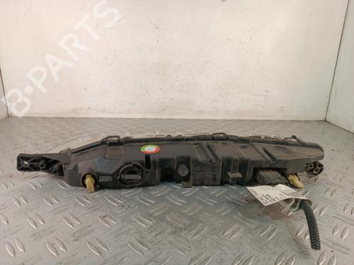 right-daytime-light-citroen-c4-picasso-ii-2013-37157229 main image