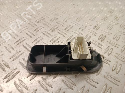 Used Left front window switch Left front window switch RENAULT CLIO III (BR0/1, CR0/1) 1.2 16V (BR0P, CR0P) (101 hp) 34310648 34310648