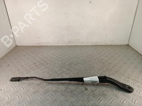 Used Front windshield wiper arm Front windshield wiper arm 39416299 39416299