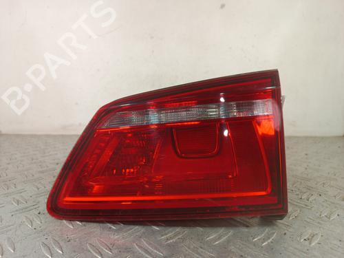 right-tailgate-light-vw-golf-sportsvan-vii-am1-an1-2014-2015-2016-2017-2018-2019-2020-37632559 main image
