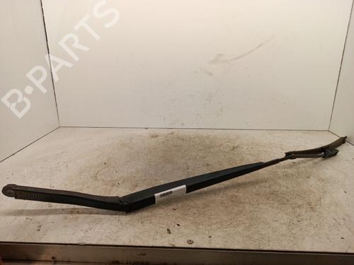 front-windshield-wiper-arm-renault-clio-iv-bh_-2012-2013-2014-2015-2016-2017-2018-2019-2020-2021-34308352 main image