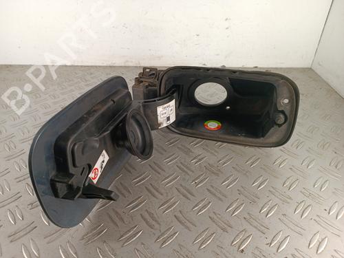 fuel-flap-renault-megane-iv-grandtour-k9amn_-2016-34311525 main image