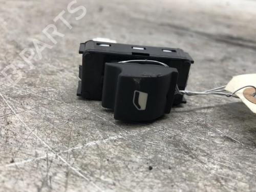 Used Right rear window switch Right rear window switch CITROËN C5 AIRCROSS (A_) 1.2 PureTech 130 (ARHNSJ) (131 hp) 34307486 34307486