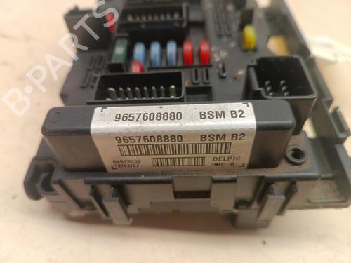 Used Fuse box Fuse box 34314417 34314417