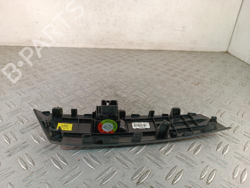 Pulsantiera anteriore destra Pulsantiera anteriore destra HYUNDAI ix35 (LM, EL, ELH) 1.7 CRDi (116 hp) 36237735 36237735