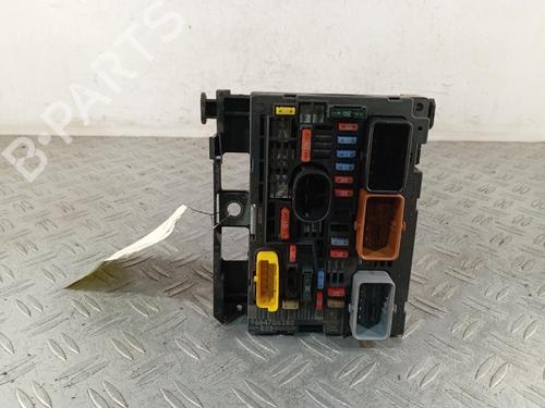 Used Fuse box Fuse box PEUGEOT 308 I (4A_, 4C_) 1.6 HDi (109 hp) 40525486 40525486