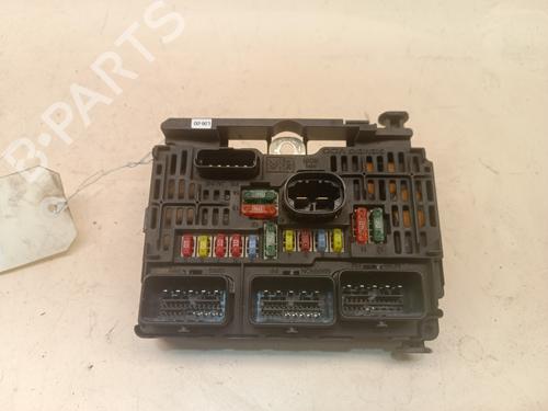 Used Fuse box Fuse box 38079808 38079808