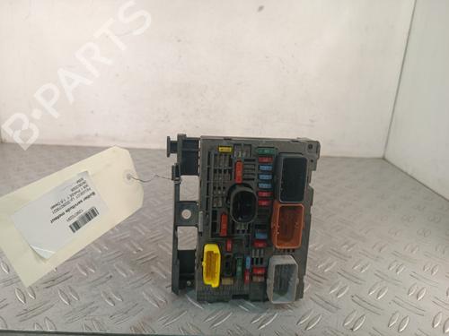 Used Fuse box Fuse box 37245437 37245437