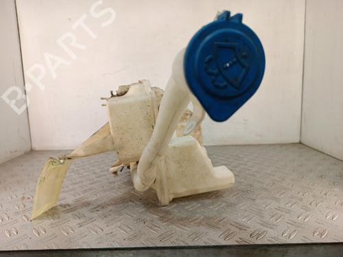 Used Windscreen washer tank Windscreen washer tank VOLVO XC60 I SUV (156) 2.4 D / D3 / D4 AWD (163 hp) 34319673 34319673