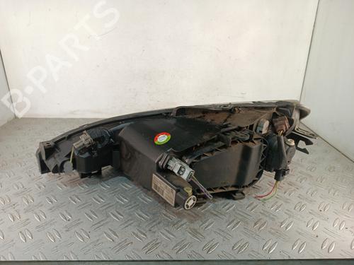 Used Right headlight Right headlight PEUGEOT 206 SW (2E/K) 1.4 HDi (68 hp) 34319799 34319799