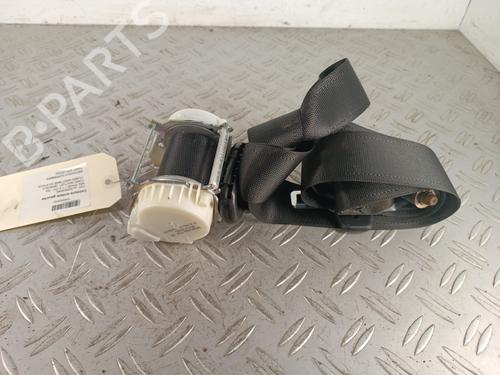 rear-left-seatbelt-fiat-500l-351_-352_-2012-34311455 main image