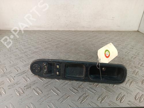 Used Left front window switch Left front window switch PEUGEOT 307 (3A/C) 1.4 16V (88 hp) 34319758 34319758