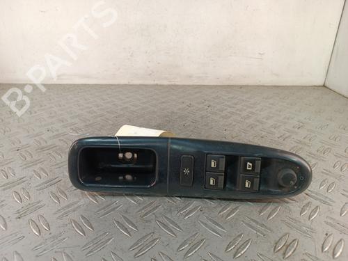 Used Left front window switch Left front window switch PEUGEOT 406 (8B) 2.0 HDI 110 (109 hp) 34319592 34319592