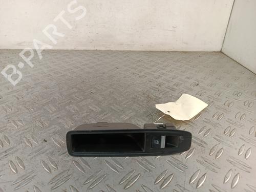 Højre bagtil elrude kontakt Højre bagtil elrude kontakt RENAULT CLIO V (B7_) 1.0 TCe 100 (B7MT) (101 hp) 34319096 34319096