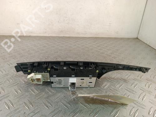 left-front-window-switch-hyundai-i40-i-cw-vf-2011-2012-2013-2014-2015-2016-2017-2018-2019-39416261 main image