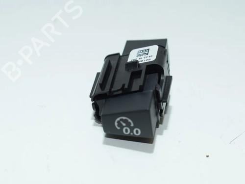 switch-audi-a4-b9-8w2-8wc-2015-36136049 main image