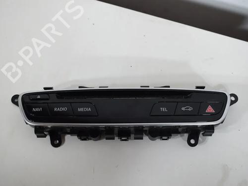 switch-audi-a4-b9-8w2-8wc-2015-40172698 main image