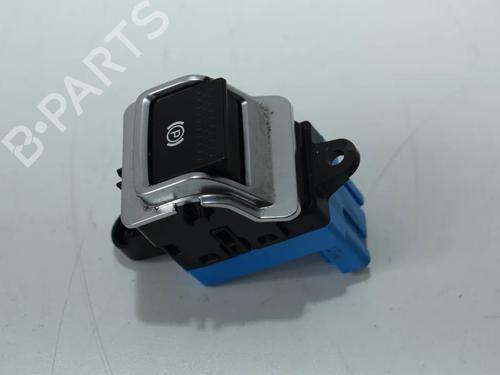 switch-jaguar-xe-x760-2015-36135449 main image