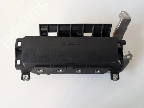knee-airbag-lexus-nx-_z1_-2014-36134639 main image