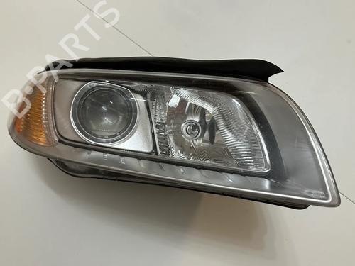 Used Right headlight Right headlight VOLVO V70 III (135) 2.0 FlexiFuel (146 hp) 36133154 36133154