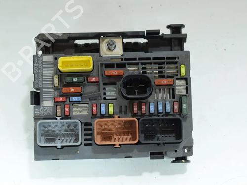 Used Fuse box Fuse box PEUGEOT 5008 (0U_, 0E_) 2.0 HDi 150 / BlueHDi 150 (150 hp) 36137142 36137142