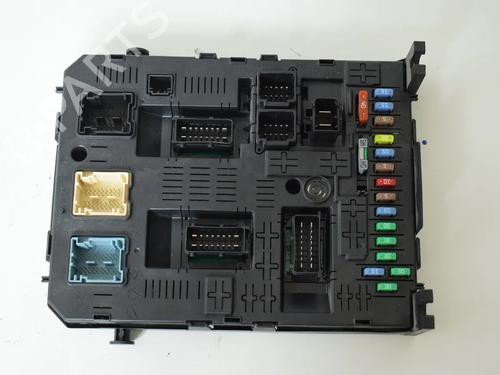 Caixa de fusíveis Caixa de fusíveis PEUGEOT 5008 (0U_, 0E_) 2.0 HDi 150 / BlueHDi 150 (150 hp) 36134928 36134928