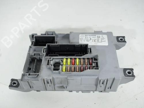Used Fuse box Fuse box 39501893 39501893