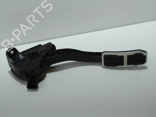 pedal-jaguar-xe-x760-2015-36135425 main image