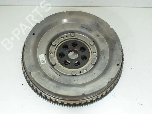 Schwungrad für Schwungrad MERCEDES-BENZ B-CLASS Sports Tourer (W247) B 180 d (247.003) (116 hp) 36137299 36137299