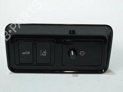 switch-jaguar-xe-x760-2015-36135459 main image