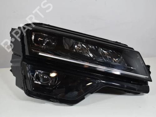 right-headlight-skoda-karoq-nu7-nd7-2017-39235872 main image