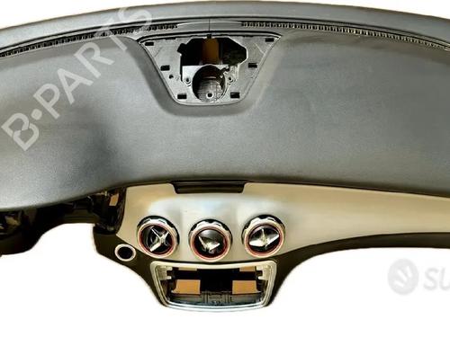 Dashboard Dashboard MERCEDES-BENZ GLA-CLASS (X156) GLA 180 (156.942) (122 hp) 36132970 36132970