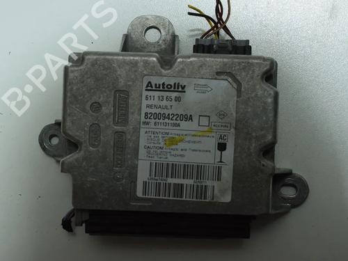 Used ECU airbags ECU airbags RENAULT MASTER III Van (FV) 2.3 dCi 125 FWD (FV0C, FV0D, FV0G, FV0H, FV0J, FV0K,... (125 hp) 36135825 36135825