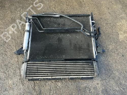 water-radiator-land-rover-discovery-iii-l319-2004-2005-2006-2007-2008-2009-36268235 main image