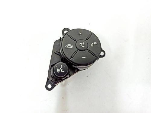 steering-wheel-controls-mercedes-benz-e-class-w212-2009-2010-2011-2012-2013-2014-2015-2016-36264791 main image