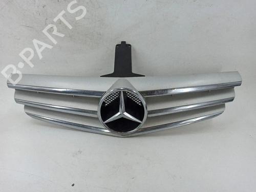 Used Grille Grille MERCEDES-BENZ CLC-CLASS (CL203) CLC 200 CDI (203.707) (122 hp) 39735614 39735614