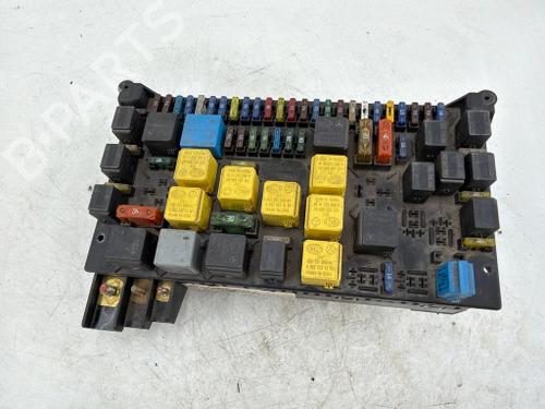 Used Fuse box Fuse box MERCEDES-BENZ M-CLASS (W163) ML 430 (163.172) (272 hp) 40502566 40502566