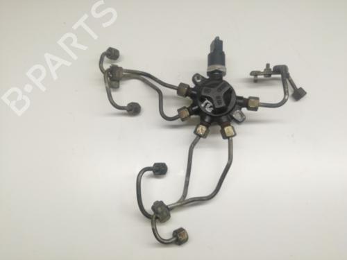 Used Injection rail FORD MONDEO III (B5Y) [2000-2007]  8669720