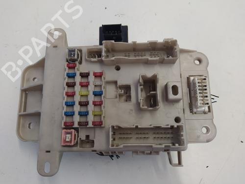 Used Fuse box TOYOTA RAV 4 II (_A2_) [2000-2005]  10554918